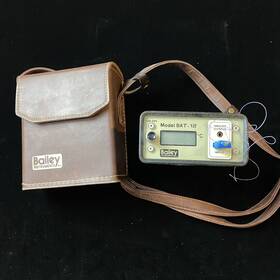 Bat-12 Bailey Instruments Model Digital Thermometer With Leather Case Estate Find
