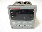 Dc3200-ce-100r-310-00000-e0-0 Honeywell Temperature Control Used