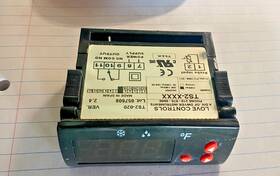 Ts2-020 Dwyer 094704665443 Love 230 Volt Temperature Controller Used Very Little. Four 4 Availab