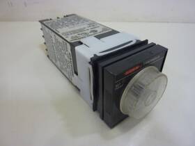 47175 Dwyer 140am Temperature Control Used #47175 47175 Dwyer 140am Temperature Control Used #47175