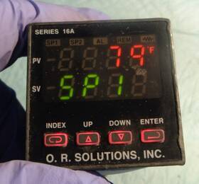 16a2110-90 Dwyer Love Controls 1/16 Din Process / Temperature Controller 040