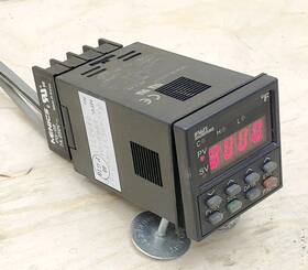 Pxz4rcy1-4vc26-d Fuji Electric Temperature Controller - Good Condition
