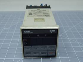 Pyz4rcy1-5v Fuji Electric Temperature Controller T147032