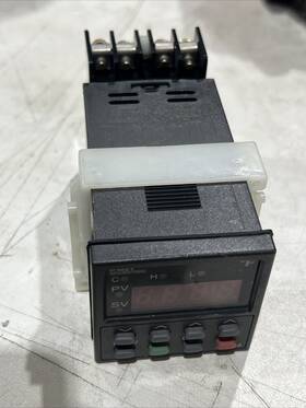 Pxz4-ray1-4v-c26 Fuji Electric Temperature Controller Used Free Ship