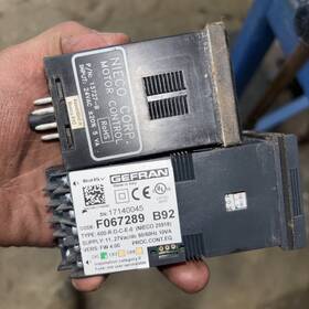 600-r-d-d-2-1 Gefran F037069 600 Temperature S85 Controller Type Tested 600rdd21