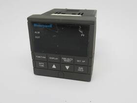 Dc230l-eo-20-10-0a00000-00-0 Honeywell Temp Controller Screen And Cos Dmg Used