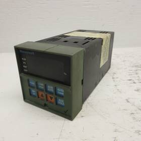 Dc3002-0-110-1-00-0111 Honeywell Temperature Controller Module Dc300201101000111