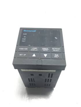 Dc300a-a-000-30-0a00-0 Honeywell Temperature Controller 18va