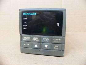 Dc330b-ee-0b0-10-0a000-00-0 Honeywell Temperature Controller
