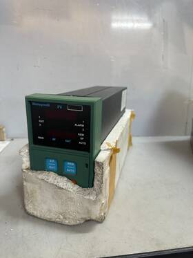 Dc511-f2-10d1-ko Honeywell Temperature Controller Free Shipping