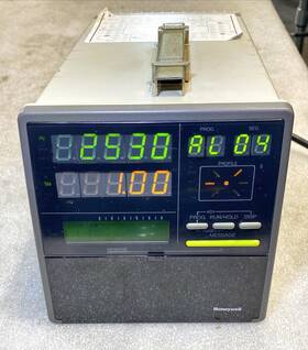 Dcp551e20000 Honeywell Yamatake / Digital Control Programmer Free Shipping