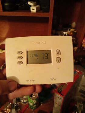 T6573a1015 Honeywell White Digital Wall. Temperature Controller