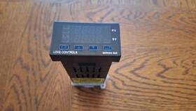 32a133 Love Controls Temperature Process Controller Used