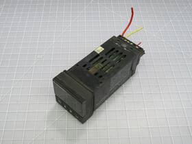 T171125 Newport 3320709 I1653 Temperature Controller