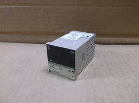 E5cs-qkj Omron Digital Process Temperature Controller E5csqkj