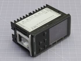 E5ec-qr2asm-820 Omron Digital Temperature Controller T251824
