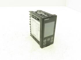 E5en-r3hl-n Omron Plc Temperature Controller Module 100-240vac Panel Mount