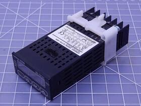E5gn-q1td-305 Omron Temperature Controller T106452