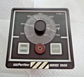 10101230 Partlow Series 1000 Process Controller Type J Model 1010111001000 0-700 Degrees