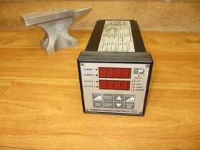 512-a-3-0-0 Powers Process Controls Used Up Temperature Controller