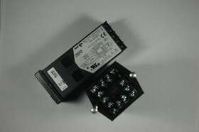 T4820205 Red Lion Controls Control Temperature Controller - Used