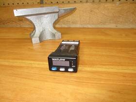 935a-1cd1-000r Watlow Used Powers Up Temperature Controller
