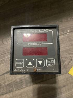 945a-1ba2-a000 Watlow Temperature Controller 0-990deg F 0-555deg C Used