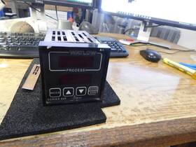 945a-3kd0-be00 Watlow 945 Series Temperature Controller P/n With One Mount