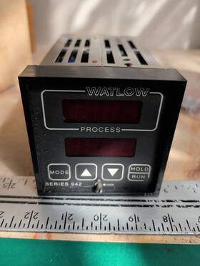 942a-2fd0-a000 Watlow Controls Temperature Controller