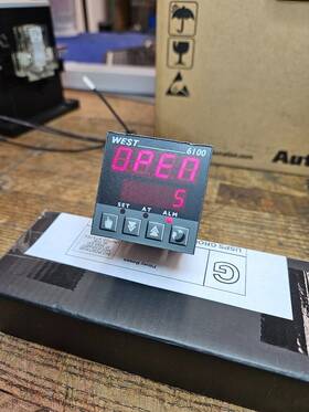 N6100-z West Instruments N6100 Z Temperature Controller Works Great