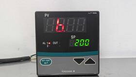 Ut155-rn Yokogawa Ut155-rn/al Temperature Controller S5 50 C 100-240vac 8a