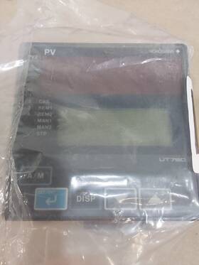 Ut750-51 Yokogawa Digital Indicating Temperature Controller Style S4