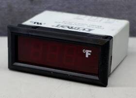 1003-2-z018 Zytron Digital Indicating Temperature Controller