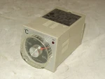 Omron E5C2-R20P-D Temperature Controller (0-100C) ****xlnt****. Fixed Price $24.50.