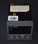 Honeywell UDC2000 Mini-pro Temp Controller DC200H-2-000-100000-0 #206560-R1*B19. Fixed Price $249.99.