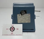 United Electric Controls E402-2BSB Temperature Switch. Fixed Price $175.00.