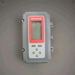 Honeywell T775B 2040 Electronic Remote Temperature Controller Series 2000. Fixed Price $225.00.