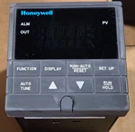 Honeywell UDC2000 Mini-pro DC200C-2-00F-100000-0 Digital Temperature Controller. Fixed Price $169.99.