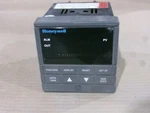 Honeywell UDC2000 Mini Pro Temperature Controller Ak. Fixed Price $75.00.