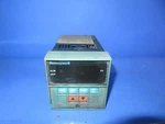 Honeywell DC2001-0-0000-0000-00-0111 120V Temperature Controller + Year War.... Fixed Price $299.99.