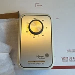 Johnson Controls T26T-3E Heat Cool Thermostat 2E503. Fixed Price $54.99.