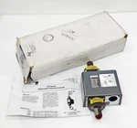 Johnson P74AB-1C Differential Pressure Switch (new Open Box). Fixed Price $199.00.