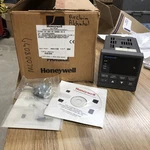 Honeywell DC330B-KE-000-20-000000-20-0 Controller New Old Stock Day Warranty. Fixed Price $394.84.