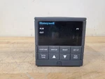 Honeywell Mini Pro Digital Controller DC200A-1,-00A-1C0000-0. Fixed Price $119.95.