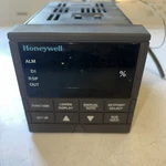 Honeywell Iac UDC3000 Versa-pro Model #DC300K-E-0A0-20-0000-0. Fixed Price $269.90.