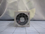 Omron E5C2-R40J Temperature Control (new). Fixed Price $99.99.