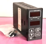 Watlow Series Temperature Process Controller 985A-2DD0-0000. Fixed Price $89.00.