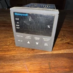 Honeywell UDC3000 Versa-pro Controller DC300A-A-0A0-22-0000-0, Used. Fixed Price $199.95.