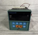 Honeywell DC200E-2-000-1000B0-0 Temperature Controller UDC2000 Mini-pro. Fixed Price $135.00.