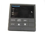 Honeywell DC300L-0-000-20-0000-0 Temperature Control Unmp. Fixed Price $453.00.